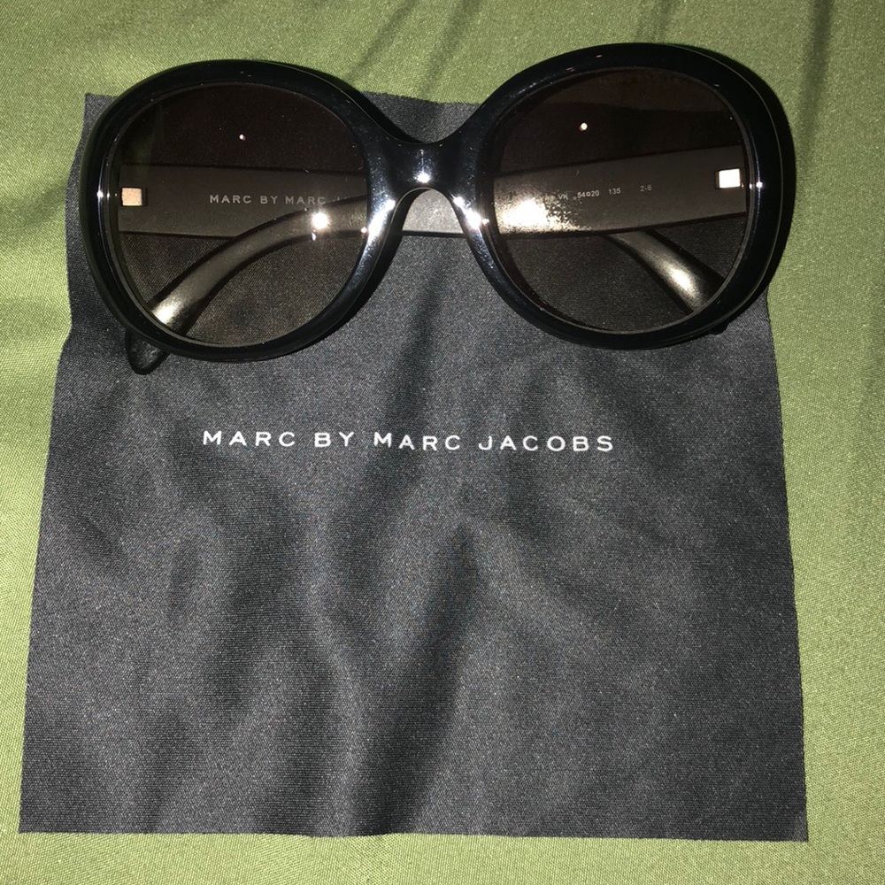 Marc Jacobs’s sunglass, Black , side glossy